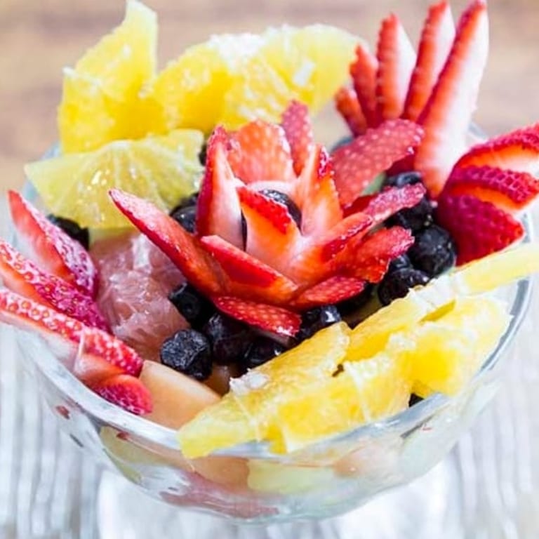 Fresh Fruit Salad: A Refreshing Brunch Option
